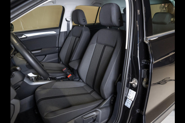 Volkswagen T-Roc 1.0 TSI Life / 110pk / Trekhaak / Achteruitrij camera / Stoelverwarming / Volkswagen T-Roc 1.0 TSI Life / 110pk / Trekhaak / Achteruitrij camera / Stoelverwarming /