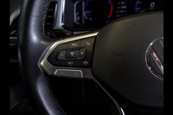 Volkswagen T-Roc 1.0 TSI Life / 110pk / Trekhaak / Achteruitrij camera / Stoelverwarming / Volkswagen T-Roc 1.0 TSI Life / 110pk / Trekhaak / Achteruitrij camera / Stoelverwarming /