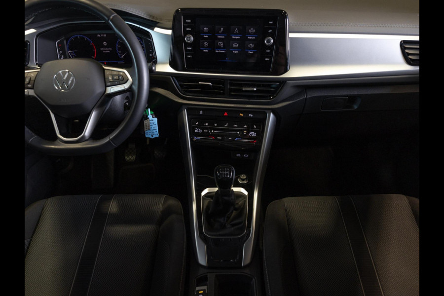 Volkswagen T-Roc 1.0 TSI Life / 110pk / Trekhaak / Achteruitrij camera / Stoelverwarming / Volkswagen T-Roc 1.0 TSI Life / 110pk / Trekhaak / Achteruitrij camera / Stoelverwarming /