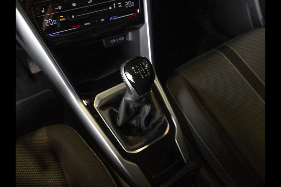 Volkswagen T-Roc 1.0 TSI Life / 110pk / Trekhaak / Achteruitrij camera / Stoelverwarming / Volkswagen T-Roc 1.0 TSI Life / 110pk / Trekhaak / Achteruitrij camera / Stoelverwarming /