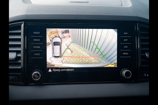 Škoda Karoq 1.5 TSI ACT Sportline Business | Panodak | Adapt. cr. | Camera |Stoel & Stuur verw. | Keyless | Prijs Rijklaar!!