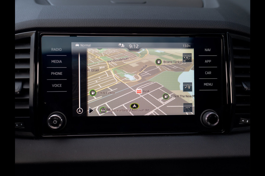 Škoda Karoq 1.5 TSI ACT Sportline Business | Panodak | Adapt. cr. | Camera |Stoel & Stuur verw. | Keyless | Prijs Rijklaar!!