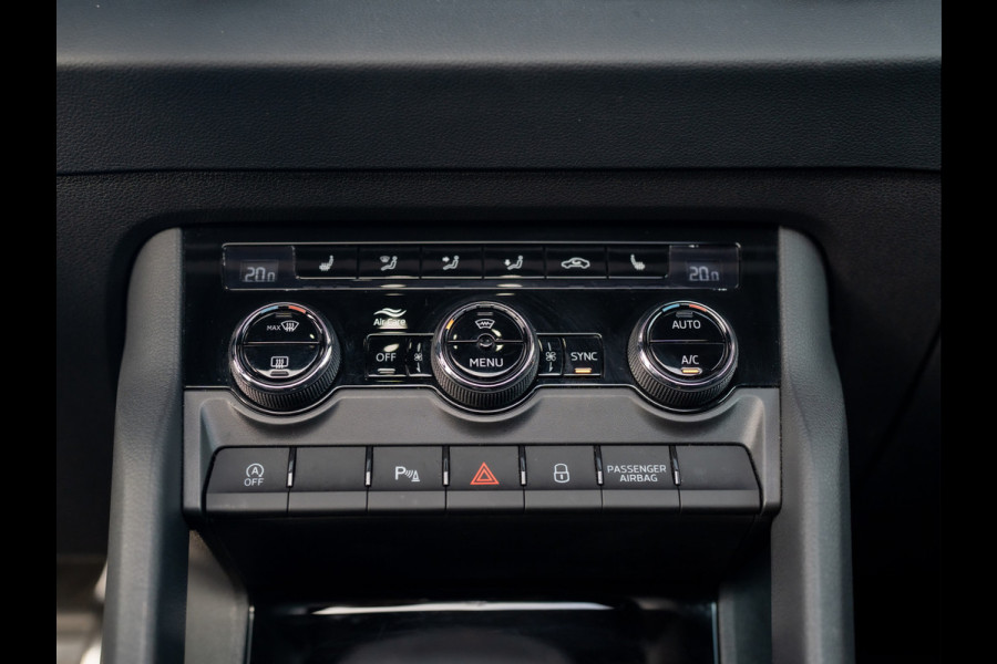 Škoda Karoq 1.5 TSI ACT Sportline Business | Panodak | Adapt. cr. | Camera |Stoel & Stuur verw. | Keyless | Prijs Rijklaar!!