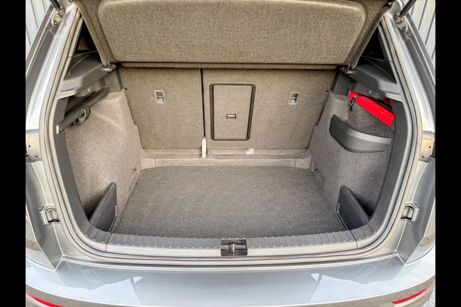 Škoda Karoq 1.5 TSI ACT Sportline Business | Panodak | Adapt. cr. | Camera |Stoel & Stuur verw. | Keyless | Prijs Rijklaar!!