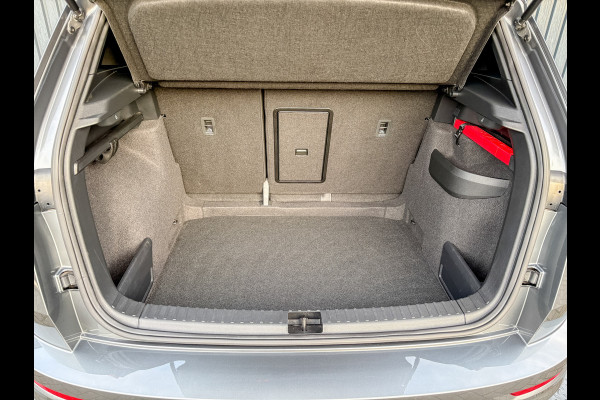 Škoda Karoq 1.5 TSI ACT Sportline Business | Panodak | Adapt. cr. | Camera |Stoel & Stuur verw. | Keyless | Prijs Rijklaar!!