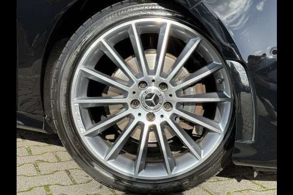 Mercedes-Benz A-Klasse 200 Business Solution AMG | Pano | Ambient Light | LED | CarPlay | 19 inch Mercedes-Benz A-Klasse 200 Business Solution AMG | Pano | Ambient Light | LED | CarPlay | 19 inch