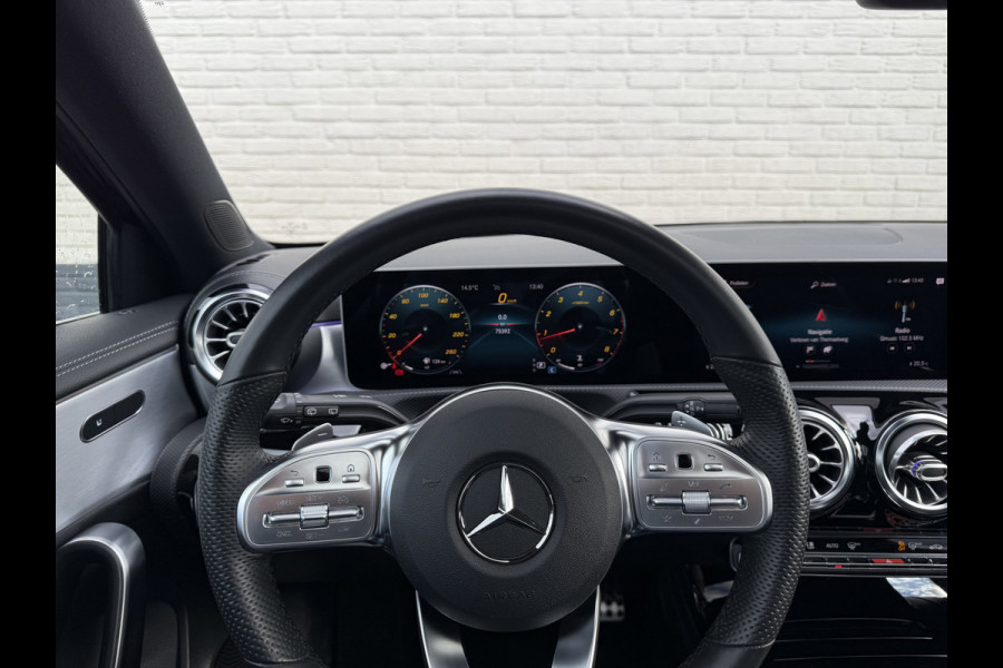 Mercedes-Benz A-Klasse 200 Business Solution AMG | Pano | Ambient Light | LED | CarPlay | 19 inch Mercedes-Benz A-Klasse 200 Business Solution AMG | Pano | Ambient Light | LED | CarPlay | 19 inch
