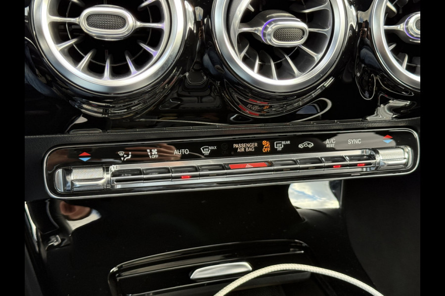 Mercedes-Benz A-Klasse 200 Business Solution AMG | Pano | Ambient Light | LED | CarPlay | 19 inch Mercedes-Benz A-Klasse 200 Business Solution AMG | Pano | Ambient Light | LED | CarPlay | 19 inch