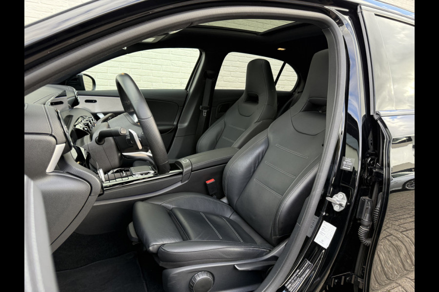 Mercedes-Benz A-Klasse 200 Business Solution AMG | Pano | Ambient Light | LED | CarPlay | 19 inch Mercedes-Benz A-Klasse 200 Business Solution AMG | Pano | Ambient Light | LED | CarPlay | 19 inch