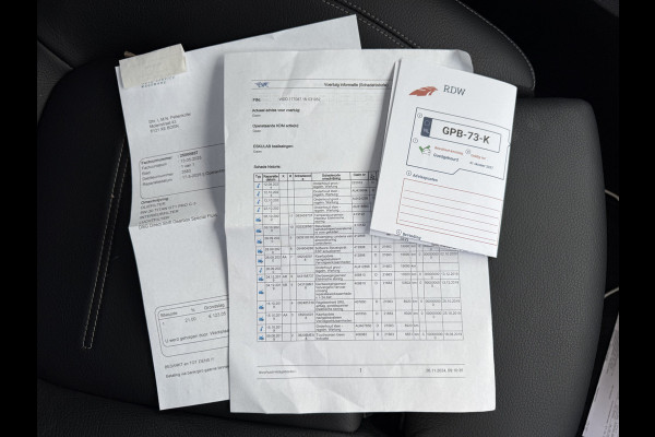 Mercedes-Benz A-Klasse 200 Business Solution AMG | Pano | Ambient Light | LED | CarPlay | 19 inch Mercedes-Benz A-Klasse 200 Business Solution AMG | Pano | Ambient Light | LED | CarPlay | 19 inch