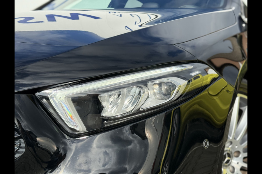 Mercedes-Benz A-Klasse 200 Business Solution AMG | Pano | Ambient Light | LED | CarPlay | 19 inch Mercedes-Benz A-Klasse 200 Business Solution AMG | Pano | Ambient Light | LED | CarPlay | 19 inch