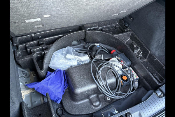 Ford Kuga 2.5 PHEV Titanium | Zuid | Adaptive cruise control | Camera | Trekhaak | Navigatie | Parkeersensoren