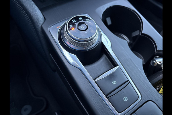 Ford Kuga 2.5 PHEV Titanium | Zuid | Adaptive cruise control | Camera | Trekhaak | Navigatie | Parkeersensoren