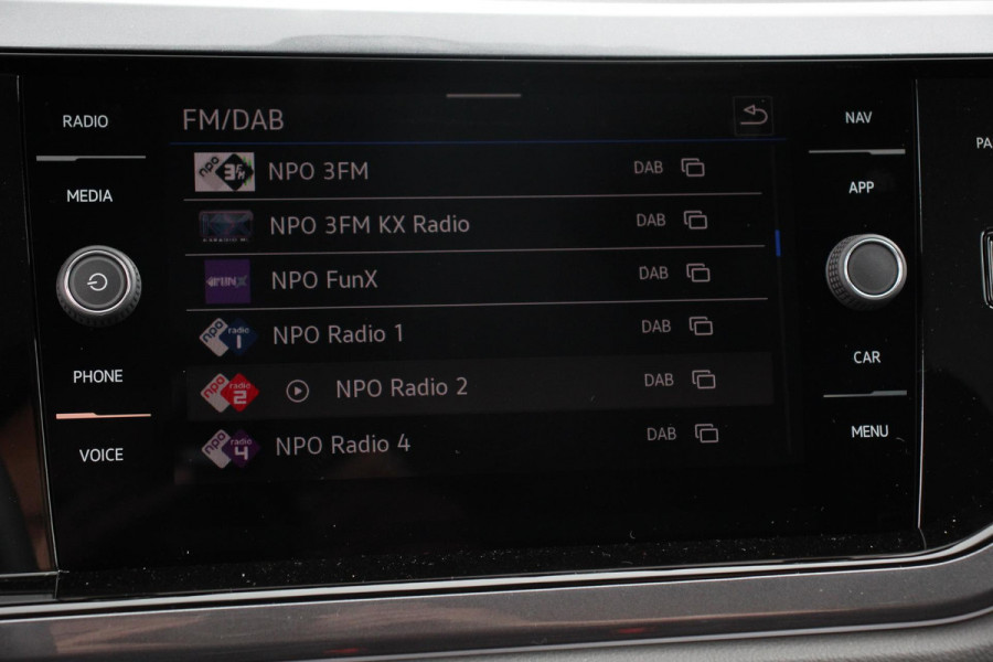 Volkswagen Polo 1.0 TSI DSG Style | Navigatie | Climate Control | Cruise control adaptive | Parkeer sensoren | Led | Dab | Lichtmetalen Velgen | Digitale Cockpit Volkswagen Polo 1.0 TSI DSG Style | Navigatie | Climate Control | Cruise control adaptive | Parkeer sensoren | Led | Dab | Lichtmetalen Velgen | Digitale Cockpit