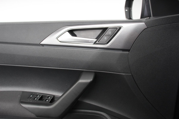 Volkswagen Polo 1.0 TSI DSG Style | Navigatie | Climate Control | Cruise control adaptive | Parkeer sensoren | Led | Dab | Lichtmetalen Velgen | Digitale Cockpit Volkswagen Polo 1.0 TSI DSG Style | Navigatie | Climate Control | Cruise control adaptive | Parkeer sensoren | Led | Dab | Lichtmetalen Velgen | Digitale Cockpit