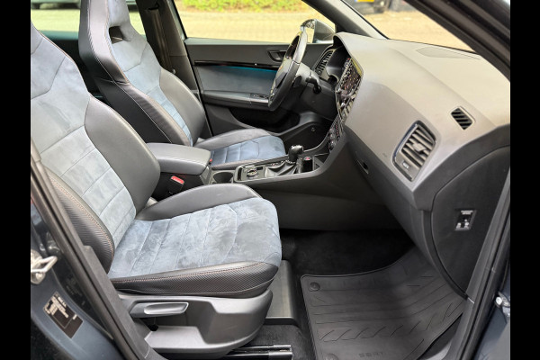 CUPRA Ateca 2.0 TSI 4DRIVE Limited Edition 1 of 1999 l Akrapovic l Brembo l Carbon l Virtual l ACC l Pano l Navi l Camera l CUPRA Ateca 2.0 TSI 4DRIVE Limited Edition 1 of 1999 l Akrapovic l Brembo l Carbon l Virtual l ACC l Pano l Navi l Camera l