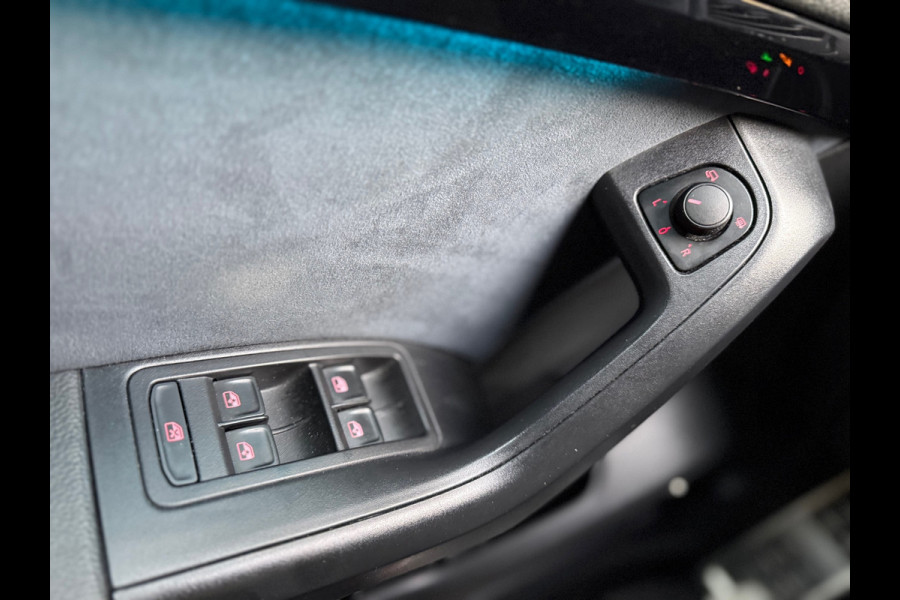 CUPRA Ateca 2.0 TSI 4DRIVE Limited Edition 1 of 1999 l Akrapovic l Brembo l Carbon l Virtual l ACC l Pano l Navi l Camera l CUPRA Ateca 2.0 TSI 4DRIVE Limited Edition 1 of 1999 l Akrapovic l Brembo l Carbon l Virtual l ACC l Pano l Navi l Camera l