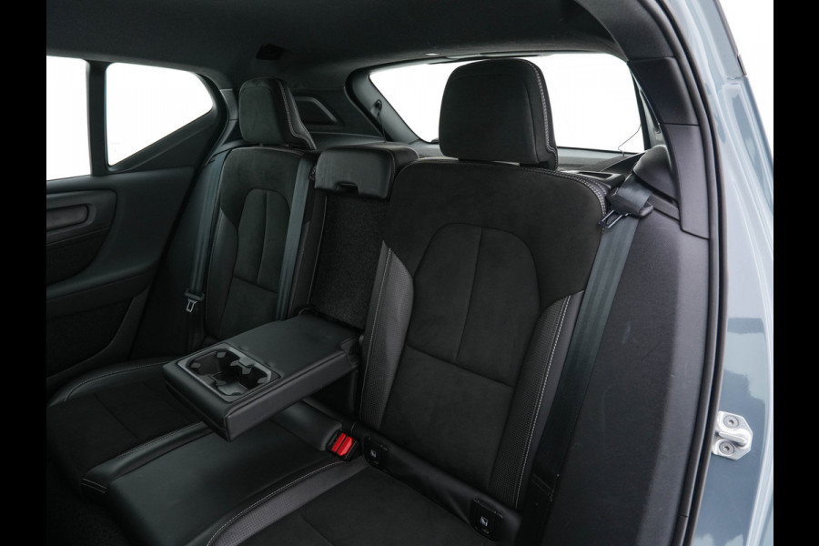 Volvo XC40 Recharge P8 AWD R-Design [ 3-Fase ] {SOH-89%} (INCL-BTW) *LEATHER-ALCANTARA | DIGI-COCKPIT | FULL-LED | PREMIUM-AUDIO | TOP-VIEW | CARPLAY | NAVI-FULLMAP | ECC | PDC | KEYLESS | HEATED-SPORTSEATS | BLIS | PRIVACY-GLASS | TOWBAR | 19 "ALU