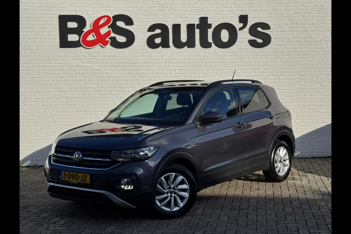 Volkswagen T-Cross 1.0 TSI Life Adaptive cruise control Climate control DAB radio Achteruitrijcamera Navi Volkswagen T-Cross 1.0 TSI Life Adaptive cruise control Climate control DAB radio Achteruitrijcamera Navi