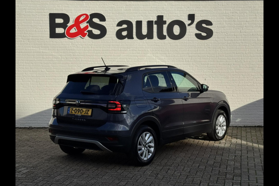 Volkswagen T-Cross 1.0 TSI Life Adaptive cruise control Climate control DAB radio Achteruitrijcamera Navi Volkswagen T-Cross 1.0 TSI Life Adaptive cruise control Climate control DAB radio Achteruitrijcamera Navi