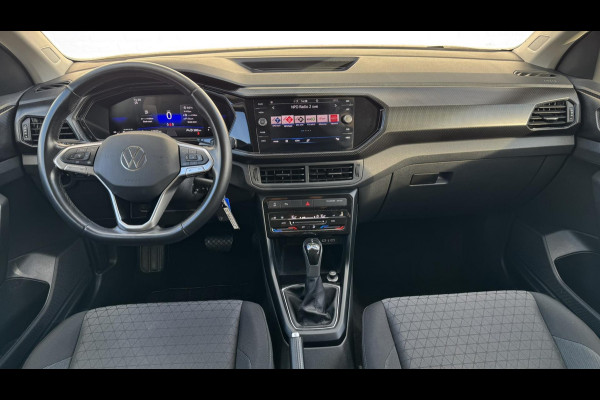 Volkswagen T-Cross 1.0 TSI Life Adaptive cruise control Climate control DAB radio Achteruitrijcamera Navi Volkswagen T-Cross 1.0 TSI Life Adaptive cruise control Climate control DAB radio Achteruitrijcamera Navi