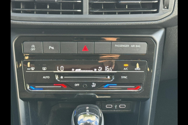 Volkswagen T-Cross 1.0 TSI Life Adaptive cruise control Climate control DAB radio Achteruitrijcamera Navi Volkswagen T-Cross 1.0 TSI Life Adaptive cruise control Climate control DAB radio Achteruitrijcamera Navi