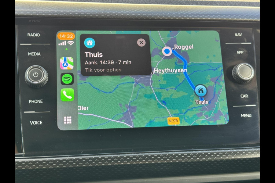 Volkswagen T-Cross 1.0 TSI Life Adaptive cruise control Climate control DAB radio Achteruitrijcamera Navi Volkswagen T-Cross 1.0 TSI Life Adaptive cruise control Climate control DAB radio Achteruitrijcamera Navi