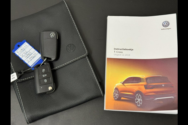Volkswagen T-Cross 1.0 TSI Life Adaptive cruise control Climate control DAB radio Achteruitrijcamera Navi Volkswagen T-Cross 1.0 TSI Life Adaptive cruise control Climate control DAB radio Achteruitrijcamera Navi