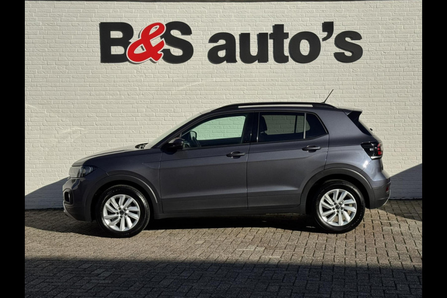 Volkswagen T-Cross 1.0 TSI Life Adaptive cruise control Climate control DAB radio Achteruitrijcamera Navi Volkswagen T-Cross 1.0 TSI Life Adaptive cruise control Climate control DAB radio Achteruitrijcamera Navi