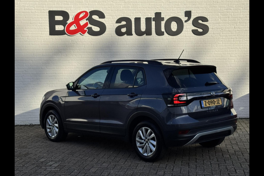 Volkswagen T-Cross 1.0 TSI Life Adaptive cruise control Climate control DAB radio Achteruitrijcamera Navi Volkswagen T-Cross 1.0 TSI Life Adaptive cruise control Climate control DAB radio Achteruitrijcamera Navi