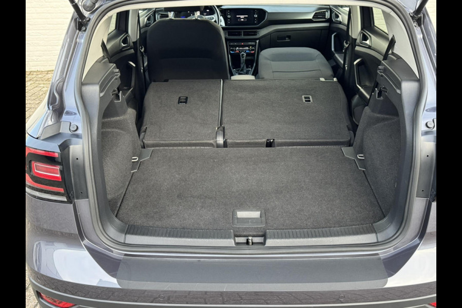 Volkswagen T-Cross 1.0 TSI Life Adaptive cruise control Climate control DAB radio Achteruitrijcamera Navi Volkswagen T-Cross 1.0 TSI Life Adaptive cruise control Climate control DAB radio Achteruitrijcamera Navi