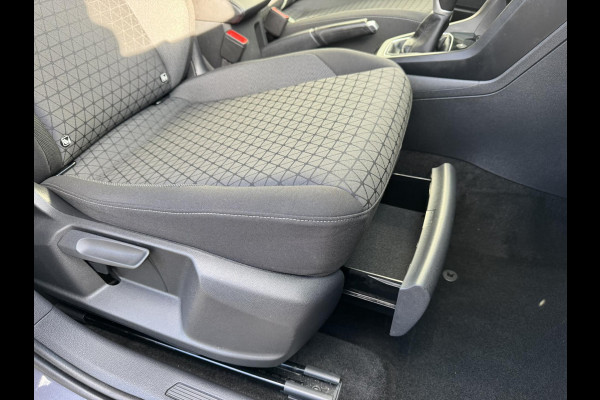 Volkswagen T-Cross 1.0 TSI Life Adaptive cruise control Climate control DAB radio Achteruitrijcamera Navi Volkswagen T-Cross 1.0 TSI Life Adaptive cruise control Climate control DAB radio Achteruitrijcamera Navi