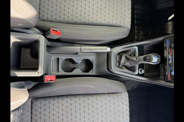 Volkswagen T-Cross 1.0 TSI Life Adaptive cruise control Climate control DAB radio Achteruitrijcamera Navi Volkswagen T-Cross 1.0 TSI Life Adaptive cruise control Climate control DAB radio Achteruitrijcamera Navi