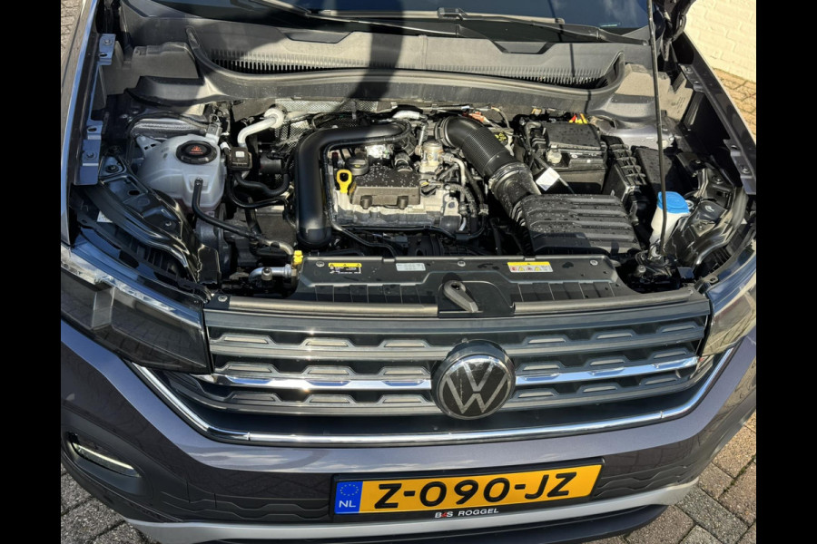 Volkswagen T-Cross 1.0 TSI Life Adaptive cruise control Climate control DAB radio Achteruitrijcamera Navi Volkswagen T-Cross 1.0 TSI Life Adaptive cruise control Climate control DAB radio Achteruitrijcamera Navi