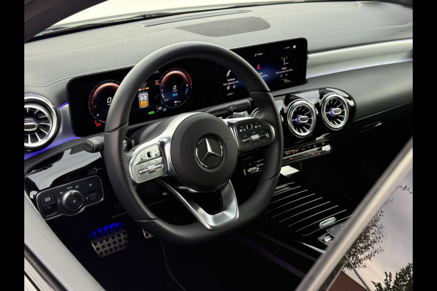Mercedes-Benz A-Klasse 250 e Business Solution AMG Limited | Pano | Ambient Light | Camera | LED | MBUX | 19 inch