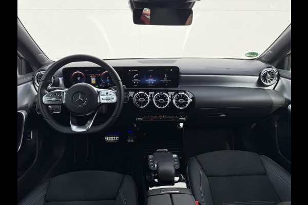 Mercedes-Benz A-Klasse 250 e Business Solution AMG Limited | Pano | Ambient Light | Camera | LED | MBUX | 19 inch