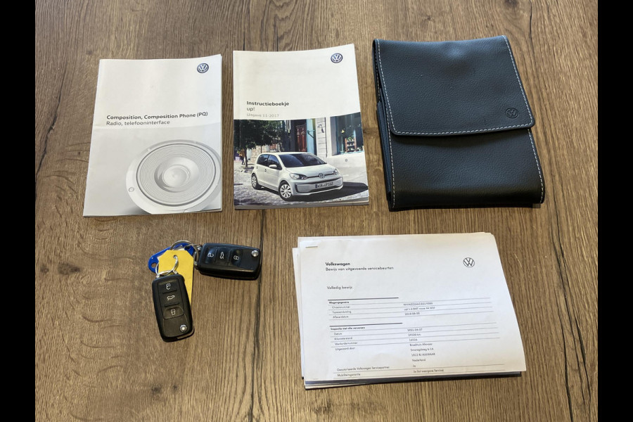 Volkswagen up! 1.0 BMT move up! | Airco | Elektr. ramen | NAP | BTW auto Volkswagen up! 1.0 BMT move up! | Airco | Elektr. ramen | NAP | BTW auto
