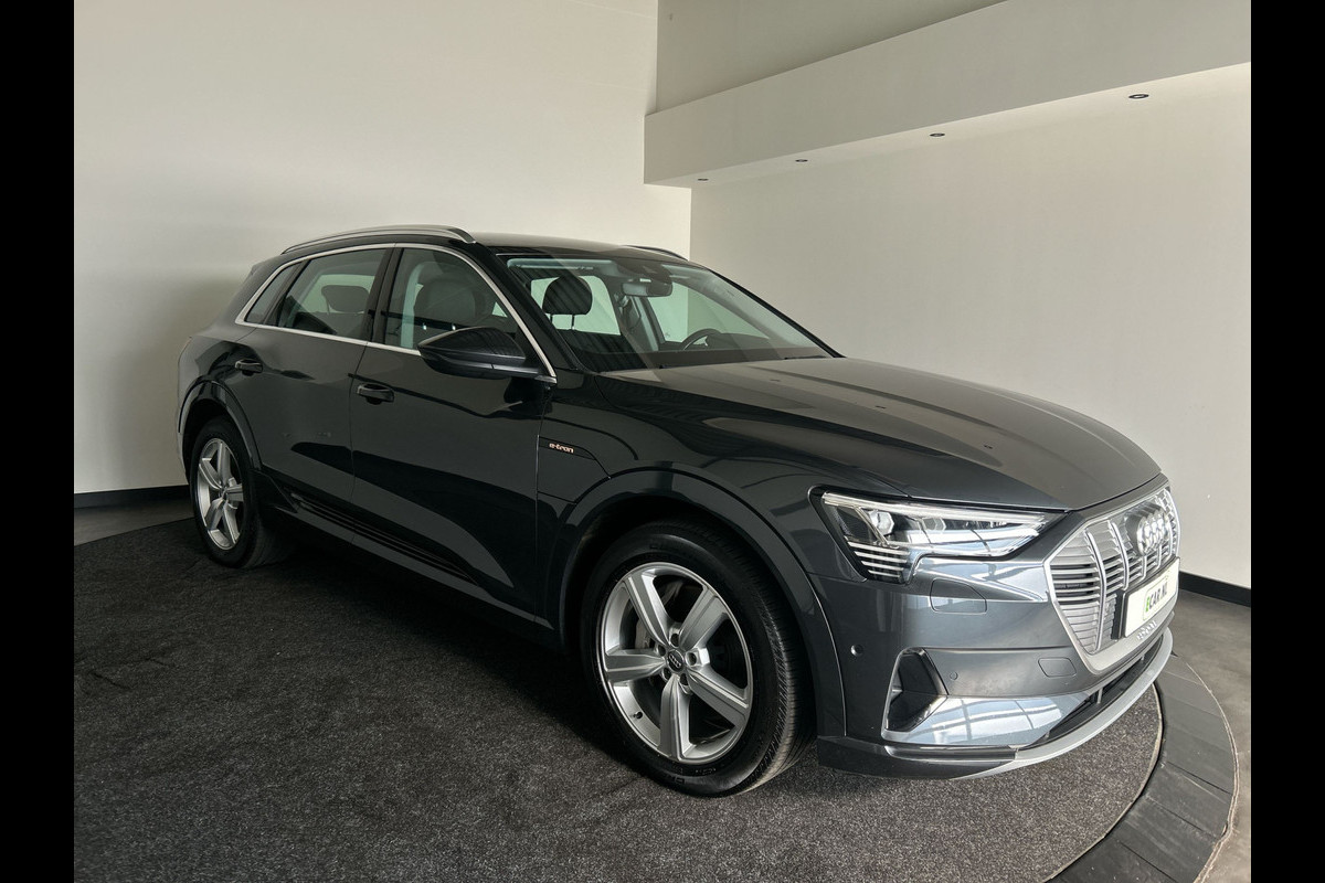 Audi e-tron 50 quattro Launch edition 71 kWh | Luchtvering | Parkeersensoren voor en achter | Aluminium dakreling | SoH (batterijcheck) 90,5 % score!