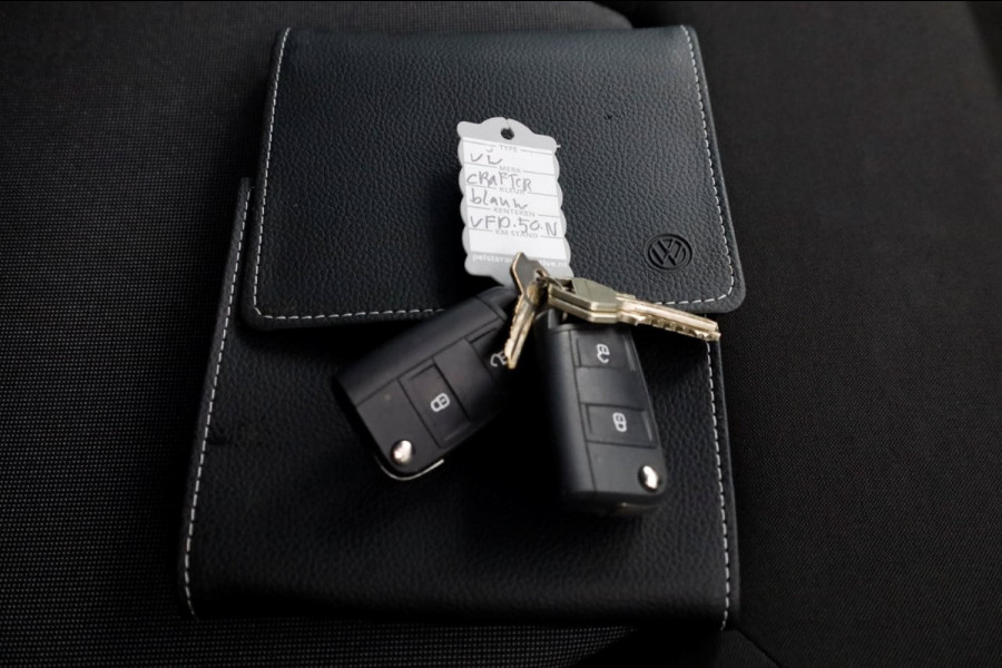 Volkswagen Crafter 35 2.0 TDI E6 Bakwagen met achterdeuren 2 Persoons 01-2020 Volkswagen Crafter 35 2.0 TDI E6 Bakwagen met achterdeuren 2 Persoons 01-2020