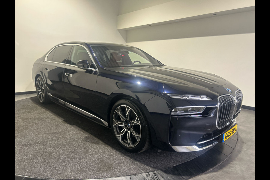 BMW i7 xDrive60 Privilege Edition 106 kWh | Bowers & Wilkins Sound | Driving assistant | Luchtvering | Massagestoelen | Parking assistant