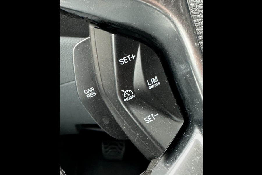 Ford Transit 350 2.0 TDCI L3H2 Trend Personenbus/rolstoelbus Ford Transit 350 2.0 TDCI L3H2 Trend Personenbus/rolstoelbus