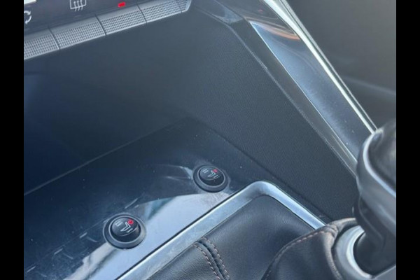 Peugeot 3008 1.2 GT Line - 1e eigenaar - Dealer onderhouden Peugeot 3008 1.2 GT Line - 1e eigenaar - Dealer onderhouden