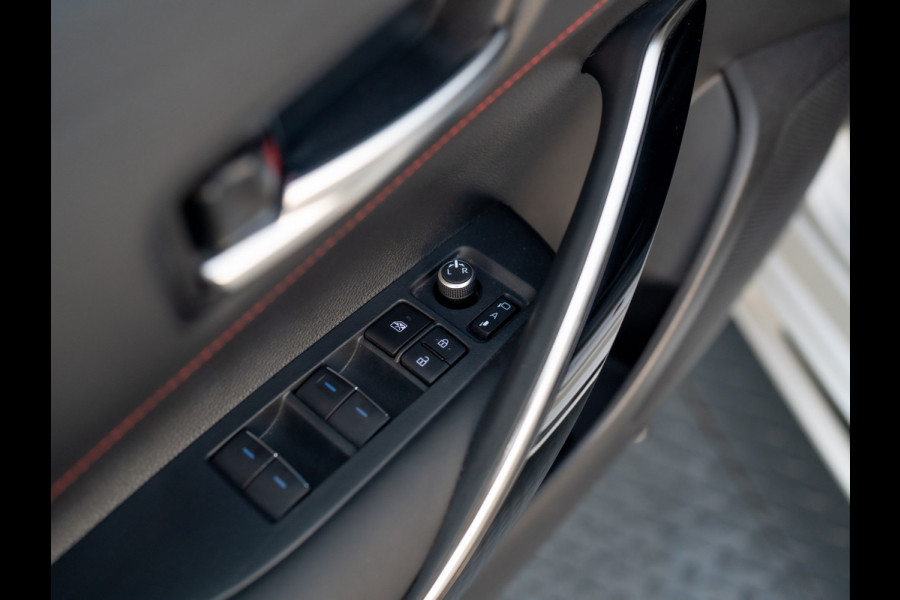 Toyota Corolla Touring Sports 2.0 Hybrid Premium | Trekhaak afnb. | Head Up | Stoel & Stuur verw. | BSM | PDC V&A | Prijs Rijklaar!!