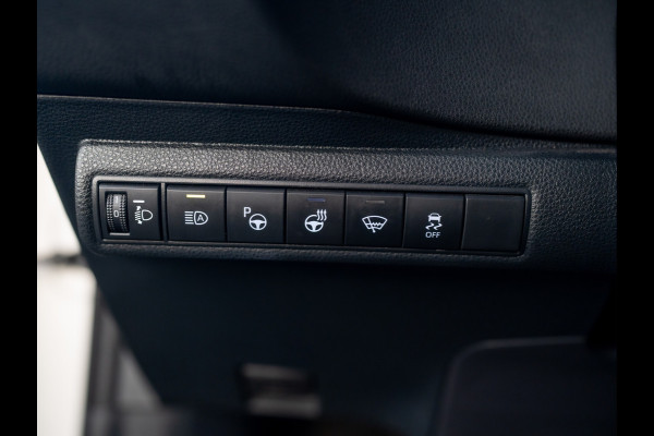 Toyota Corolla Touring Sports 2.0 Hybrid Premium | Trekhaak afnb. | Head Up | Stoel & Stuur verw. | BSM | PDC V&A | Prijs Rijklaar!!