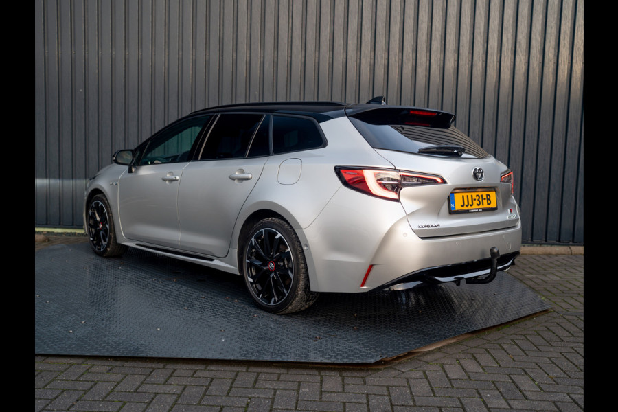 Toyota Corolla Touring Sports 2.0 Hybrid Premium | Trekhaak afnb. | Head Up | Stoel & Stuur verw. | BSM | PDC V&A | Prijs Rijklaar!!