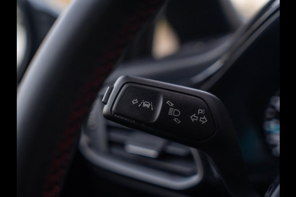 Ford Fiesta 1.0 EcoBoost Hybrid ST-Line LED / Navi / Carplay / ACC / Park assist