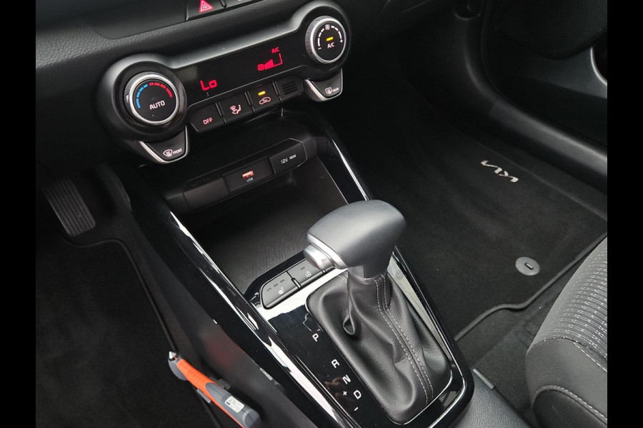 Kia Stonic 1.0 T-GDi MHEV DynamicPlusLine | Stoel- en stuurverwarming | Cruise | Navi | Privacy Glass | Camera |