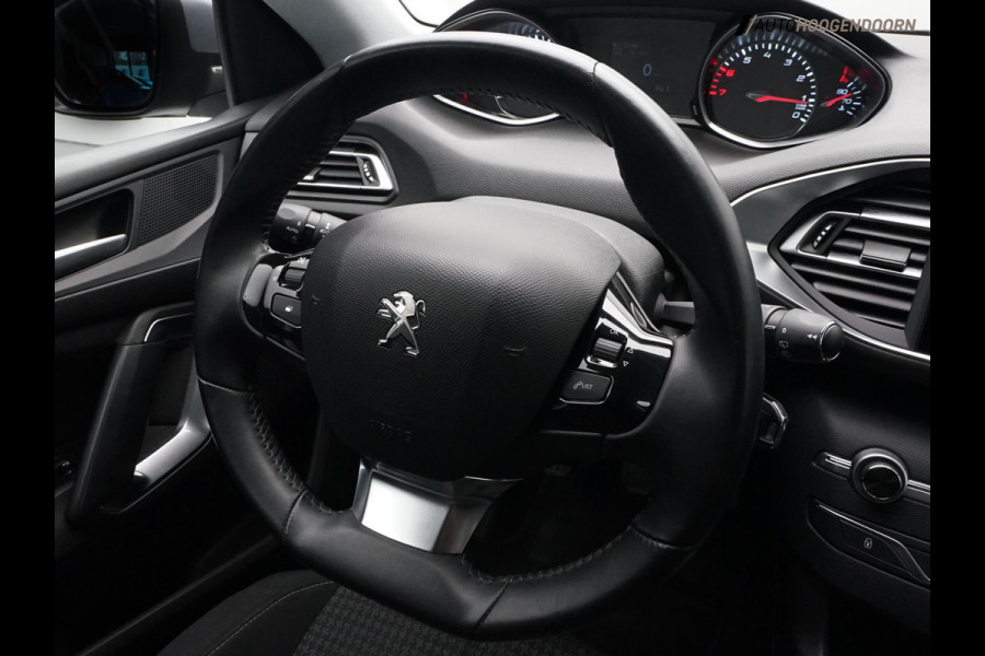 Peugeot 308 SW 1.2 PureTech Blue Lease Active Luxe (APPLE CARPLAY,LED,CLIMATE,CRUISE,CAMERA,PARKEERSENSOREN,TREKHAAK,LM-VELGEN) Peugeot 308 SW 1.2 PureTech Blue Lease Active Luxe (APPLE CARPLAY,LED,CLIMATE,CRUISE,CAMERA,PARKEERSENSOREN,TREKHAAK,LM-VELGEN)