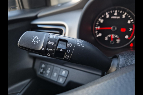 Kia Stonic 1.0 T-GDi MHEV DynamicLine Navi | Clima | Carplay/Android auto | Lichtmetalen velgen | LED | Kia Stonic 1.0 T-GDi MHEV DynamicLine Navi | Clima | Carplay/Android auto | Lichtmetalen velgen | LED |
