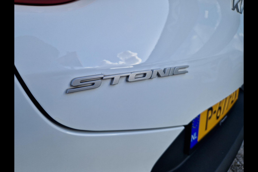 Kia Stonic 1.0 T-GDi MHEV DynamicLine Navi | Clima | Carplay/Android auto | Lichtmetalen velgen | LED | Kia Stonic 1.0 T-GDi MHEV DynamicLine Navi | Clima | Carplay/Android auto | Lichtmetalen velgen | LED |